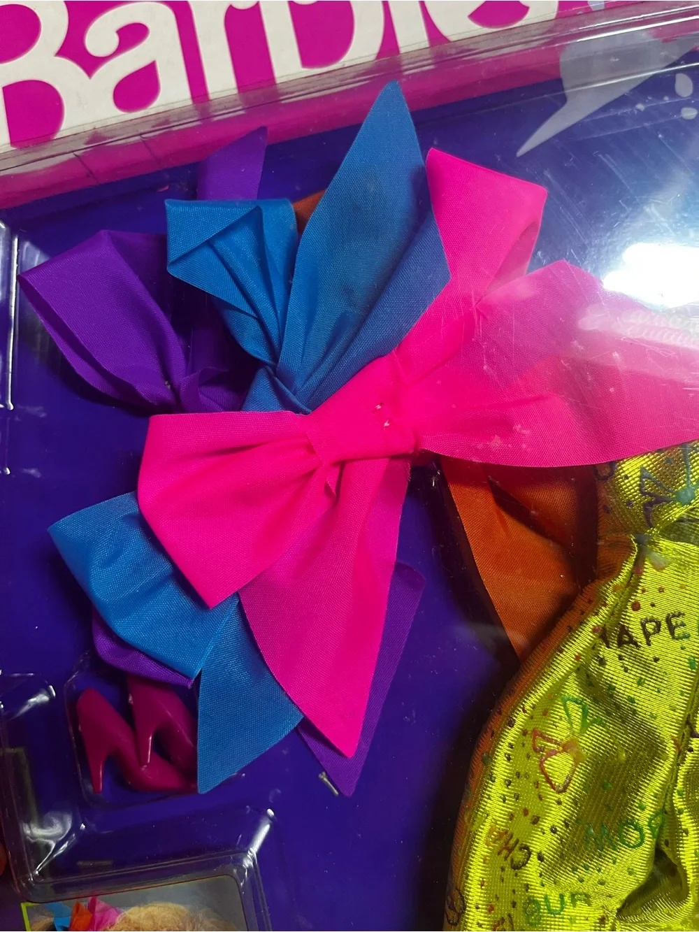 NRFB 1991 Mattel Barbie Totally Hair Fashions accessory set (Model #3823) Neon